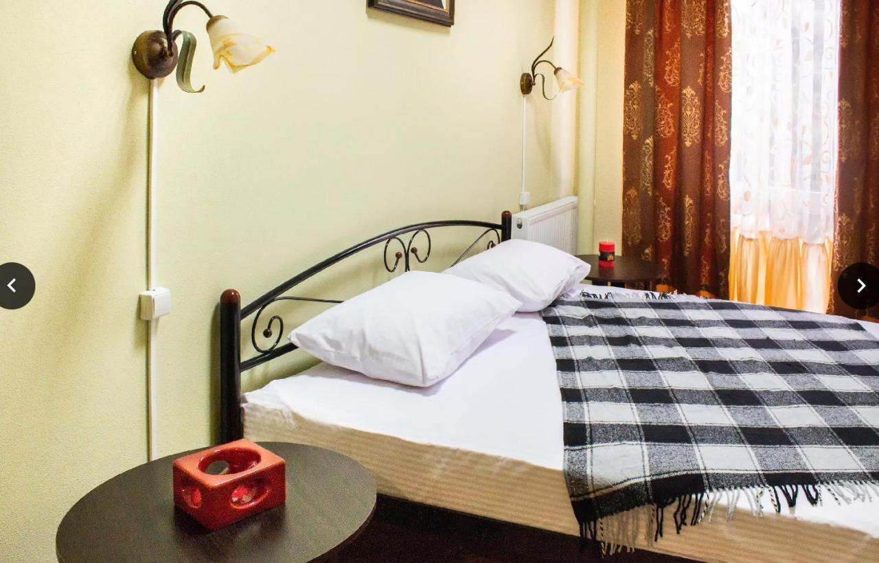 Hostel Koleso Odessa Exteriör bild